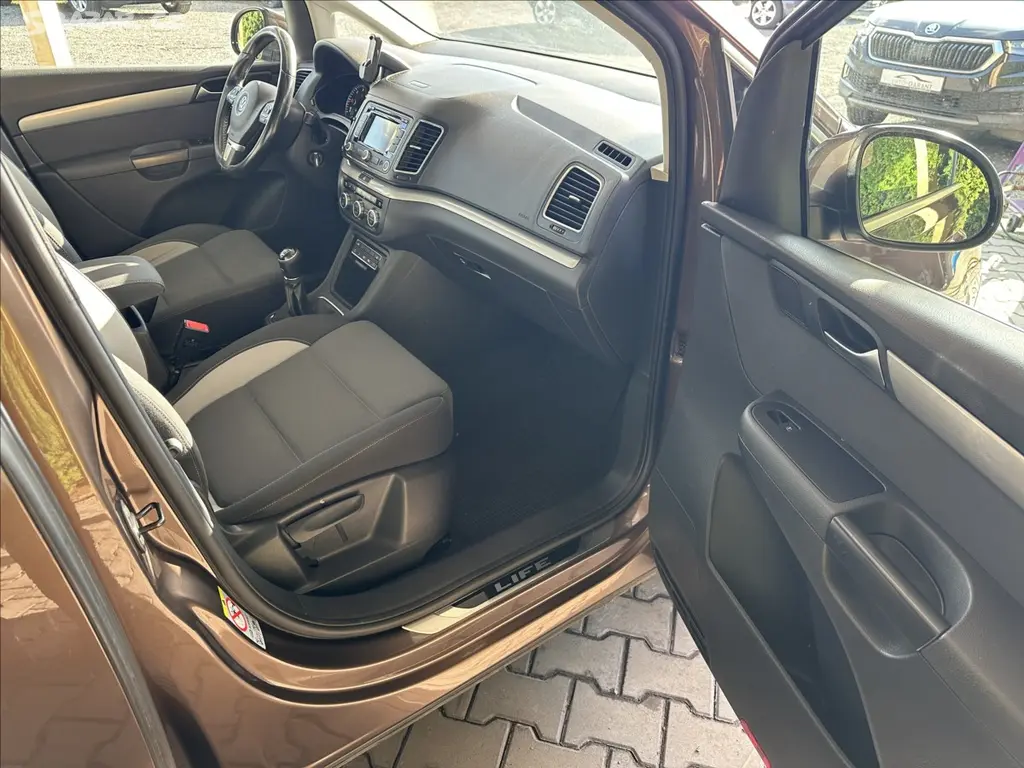Volkswagen Sharan, 2,0 TDi 130kW EDICE LIFE FULL - fotka 6