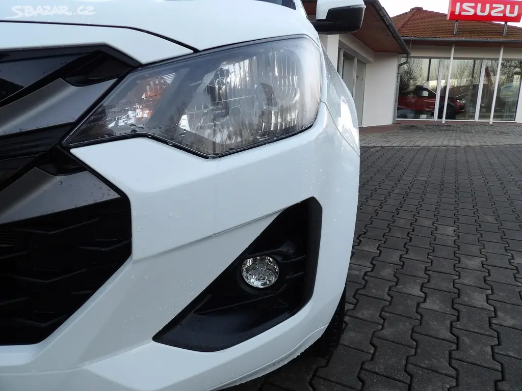 Isuzu D-Max, Space Cab LS 4x4 A/T - fotka 4