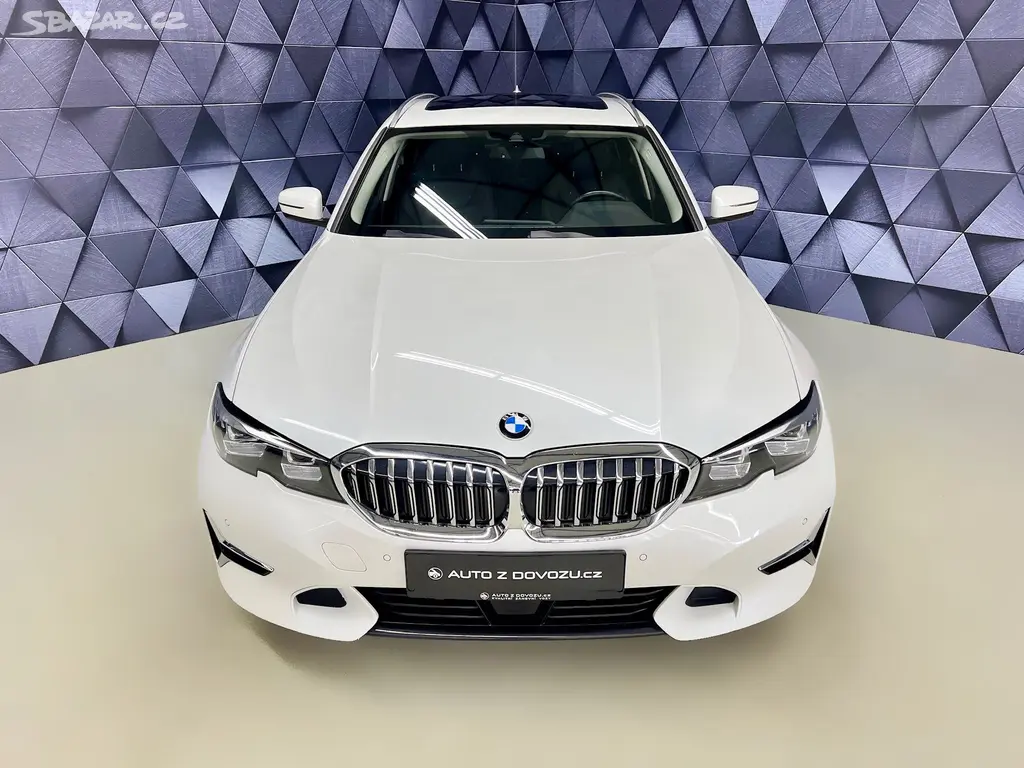 BMW Řada 3, 320d xDrive LUXURY, PANORAMA - fotka 3