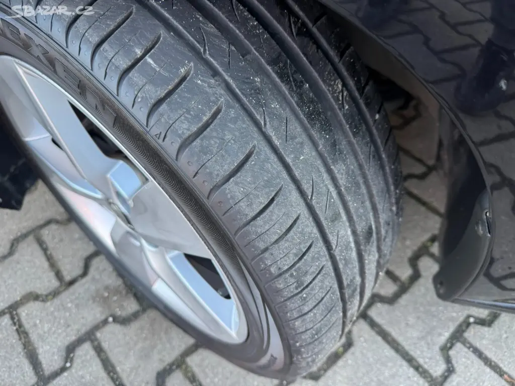 Škoda Rapid, 1,0 TSI 70 KW NOVÉ BRZDY STK - fotka 2