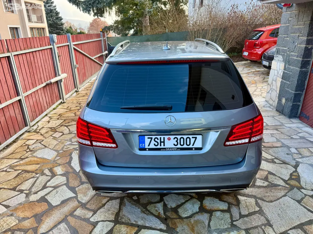 Mercedes-Benz Třídy E, 350CDI 190KW 4-MATIC AIR-MATIC - fotka 5