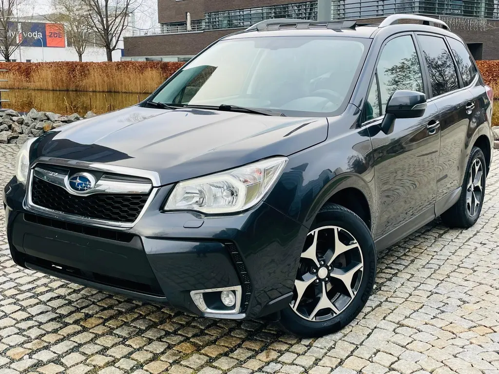 Subaru Forester, 2.0i 4x4 AUT 1MAJITEL SERVISKA - fotka 2