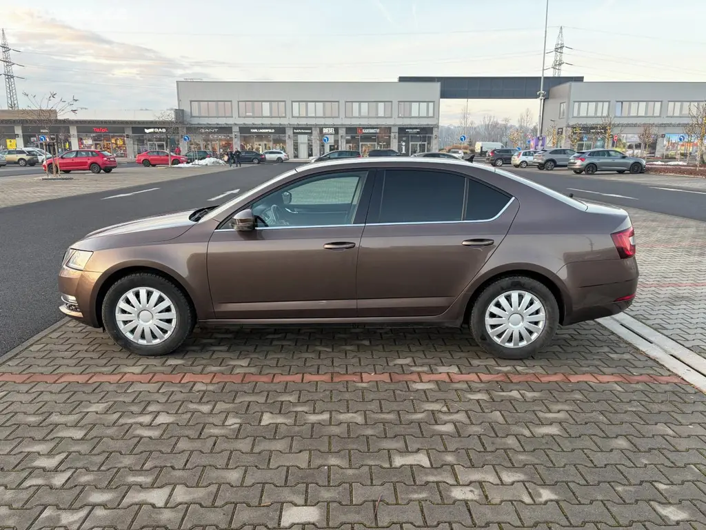 Škoda Octavia III 1.6 TDi DSG kůže navi FULL LED - fotka 6