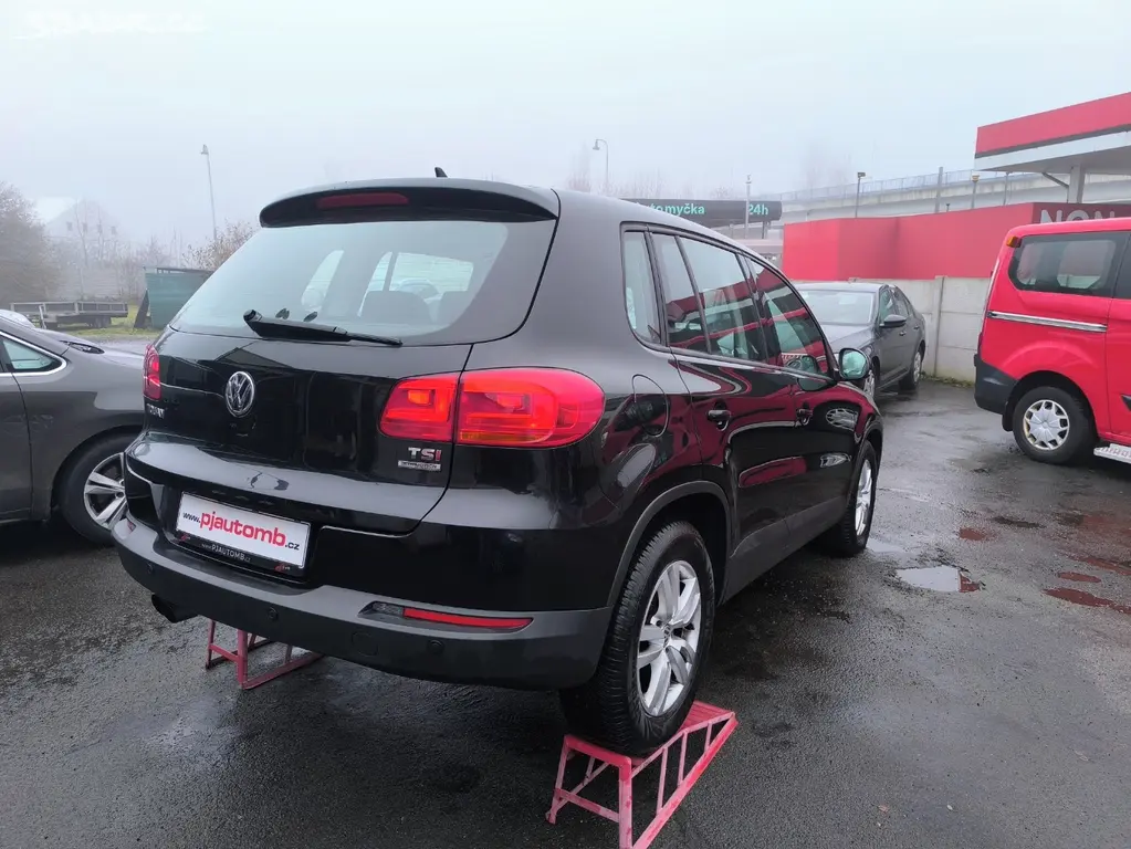 Volkswagen Tiguan 1.4 TSi 90kW Navi,Temp,,1majitel - fotka 6