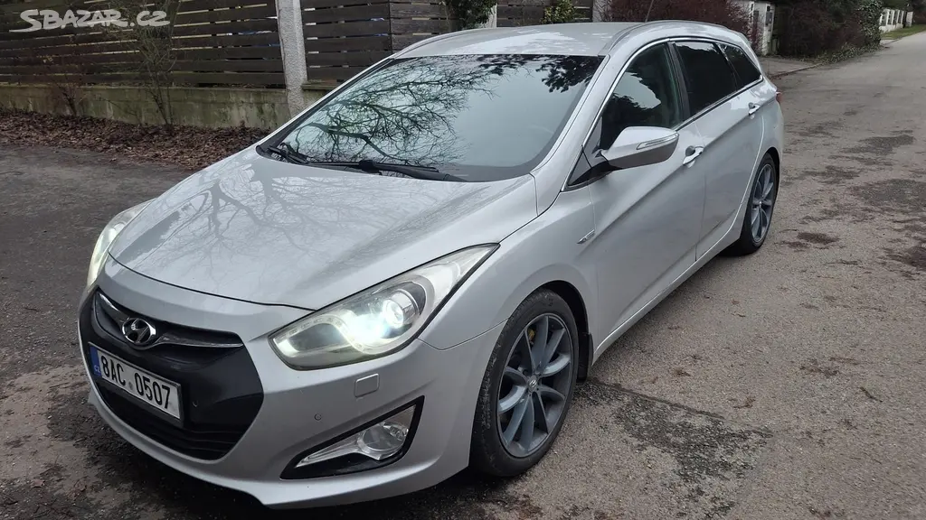 Hyundai i40, 1,6crdi, na splátky všem - fotka 3