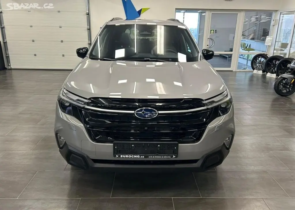 Subaru Forester 2.0 Touring 2025 4x4 nové | Zá - fotka 2