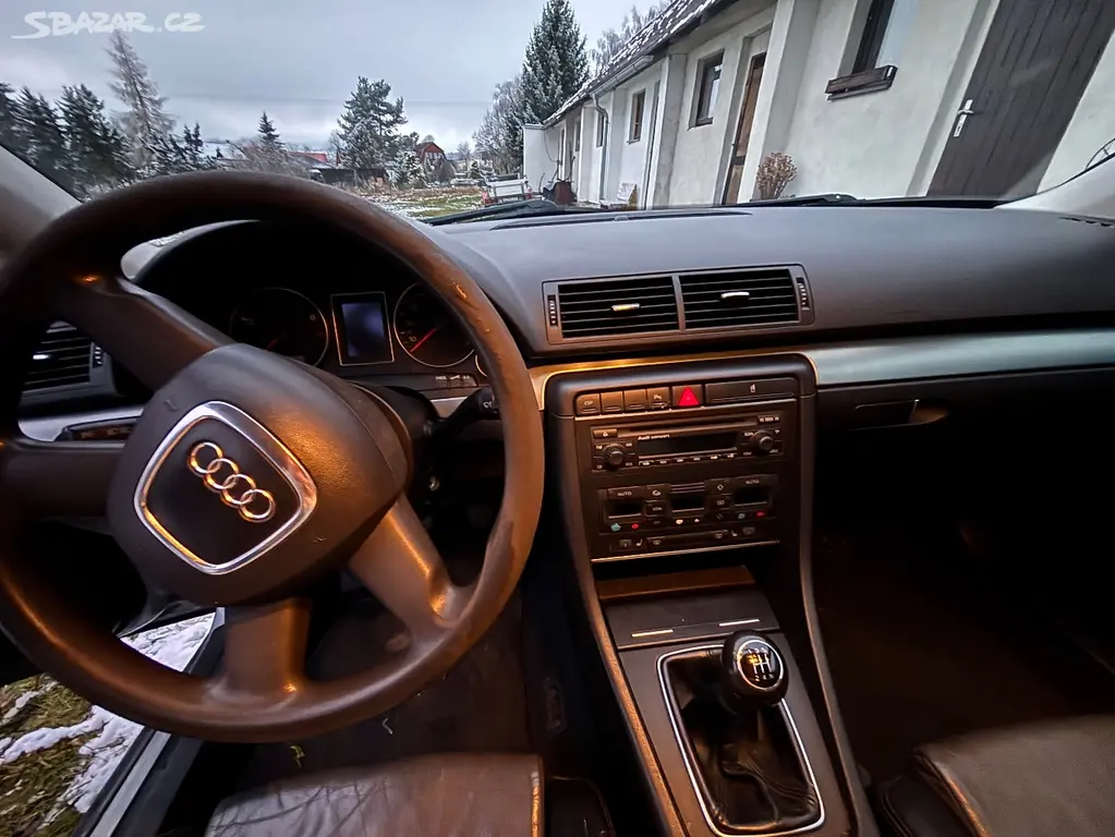 AUDI A4 Avant 2.0 96 kW, RV 2005 Combi - fotka 5