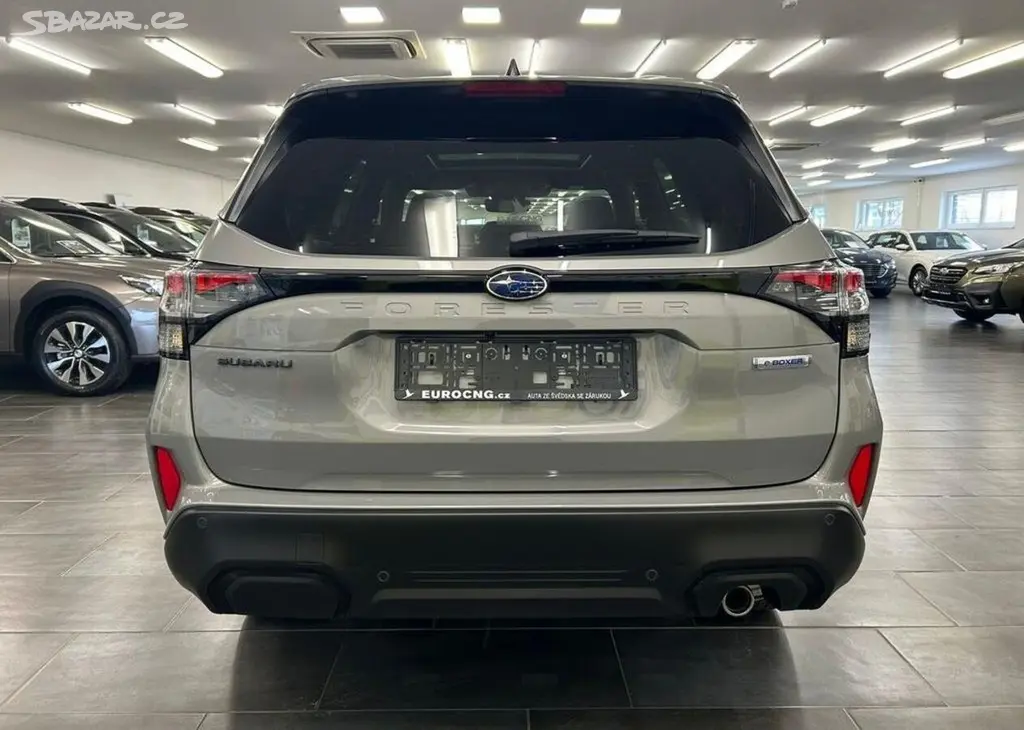 Subaru Forester 2.0 Touring 2025 4x4 nové | Zá - fotka 5