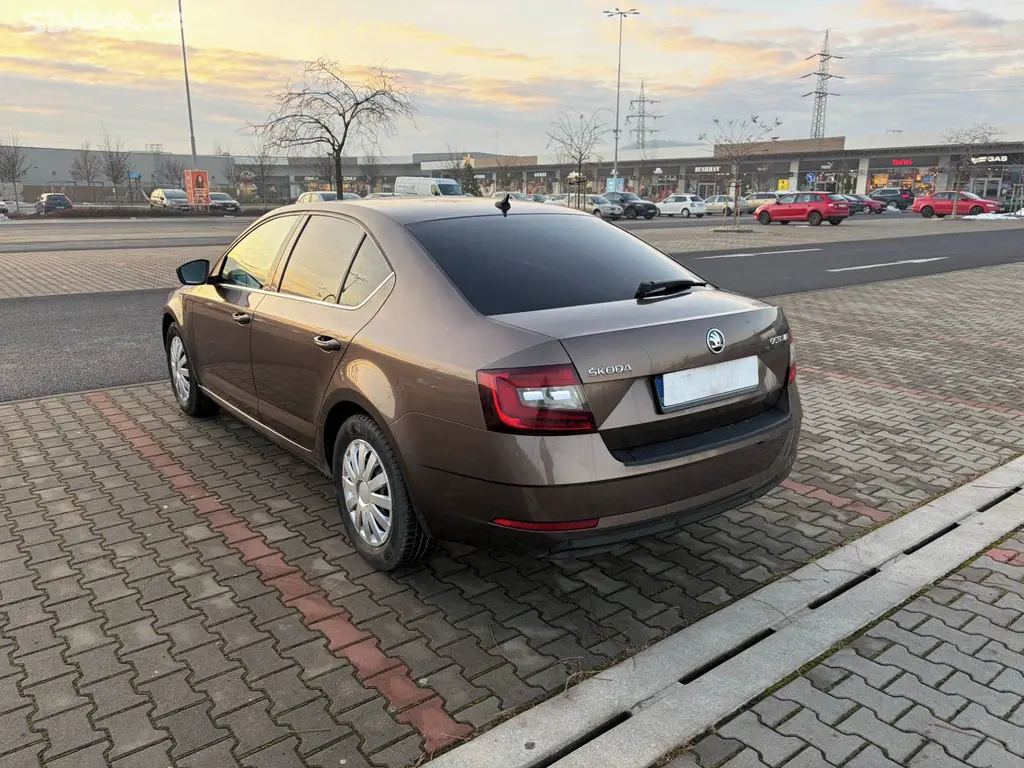 Škoda Octavia III 1.6 TDi DSG kůže navi FULL LED - fotka 5