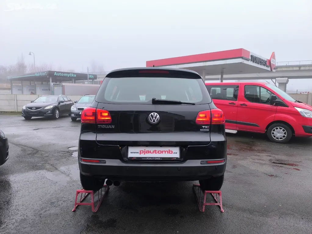 Volkswagen Tiguan 1.4 TSi 90kW Navi,Temp,,1majitel - fotka 4