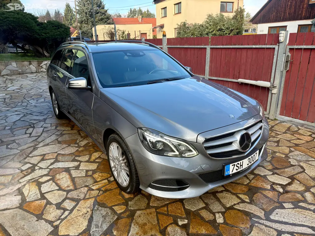 Mercedes-Benz Třídy E, 350CDI 190KW 4-MATIC AIR-MATIC - fotka 3
