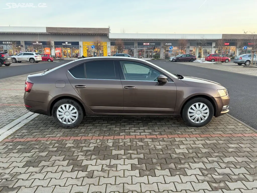 Škoda Octavia III 1.6 TDi DSG kůže navi FULL LED - fotka 2