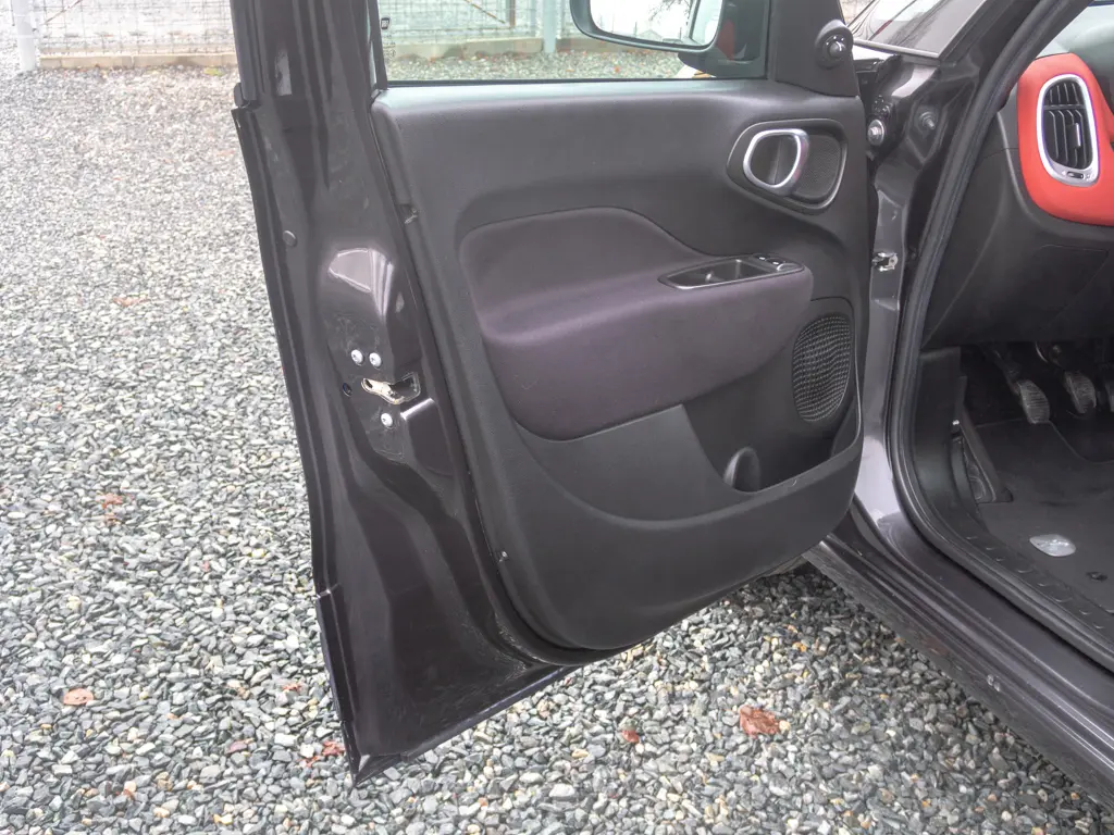 Fiat 500L 0.9T 77KW KLIMA - fotka 3