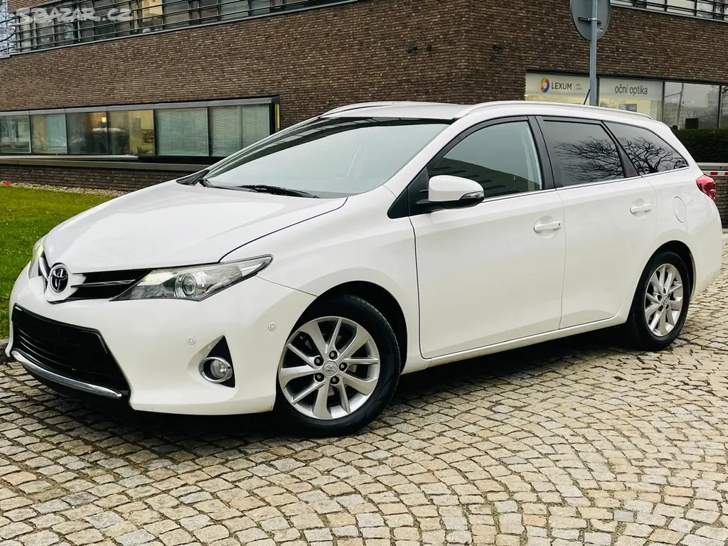 Toyota Auris, 1.6i 97KW VÝHŘEV KAM TAŽNÉ - fotka 3