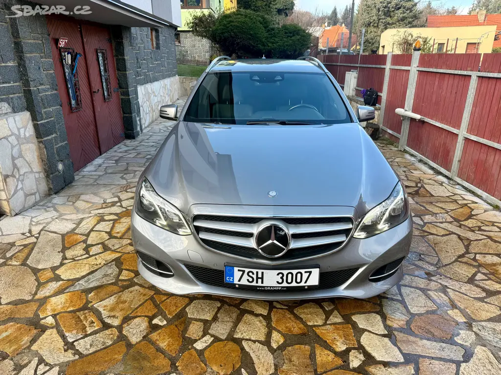 Mercedes-Benz Třídy E, 350CDI 190KW 4-MATIC AIR-MATIC - fotka 2