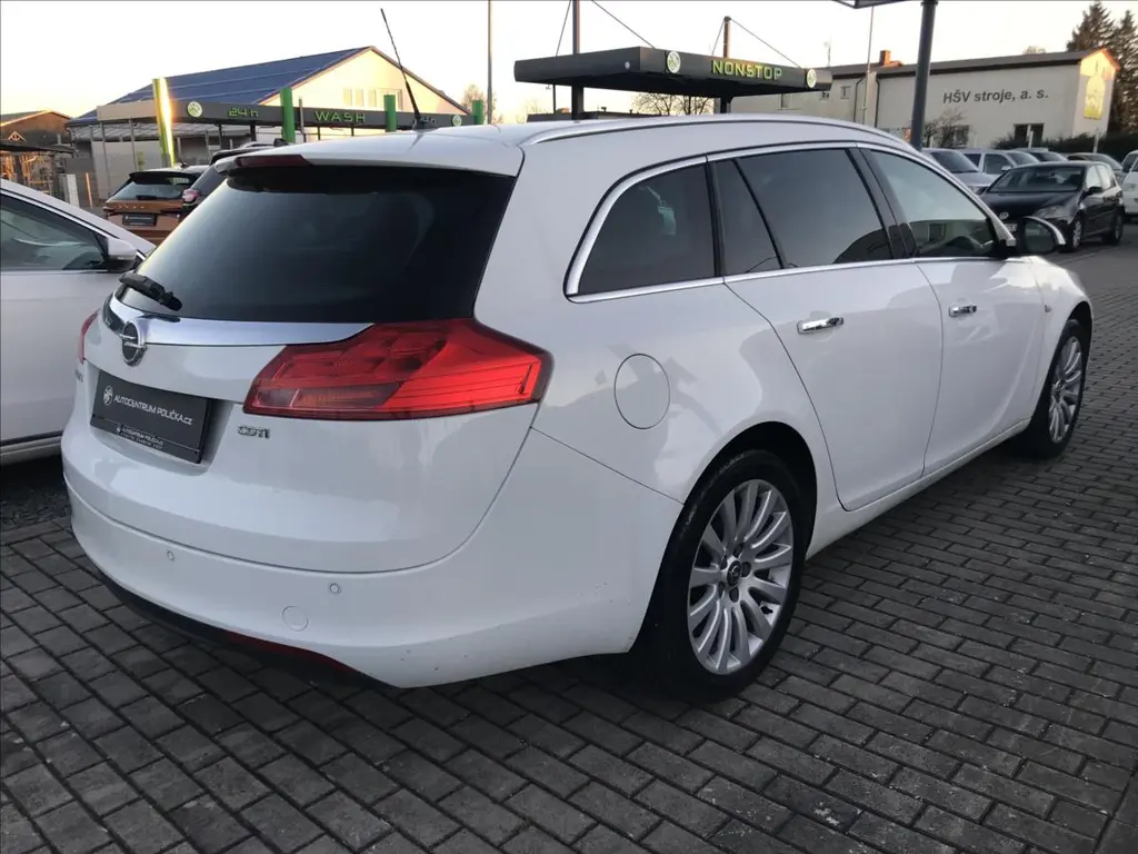 Opel Insignia, 2,0 - fotka 6