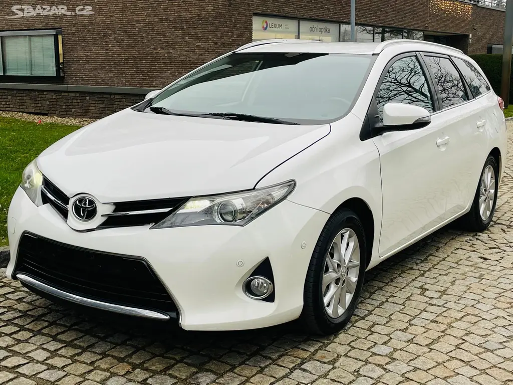 Toyota Auris, 1.6i 97KW VÝHŘEV KAM TAŽNÉ - fotka 4