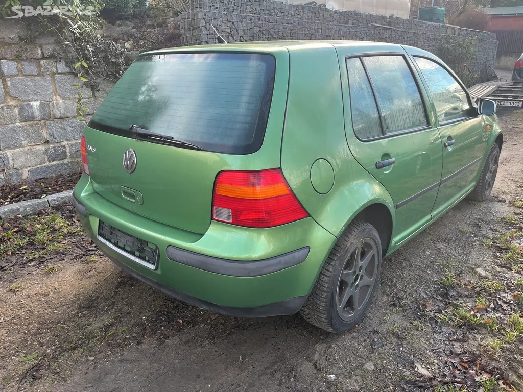 vw golf 4 1,4i16v rok 99 - fotka 2