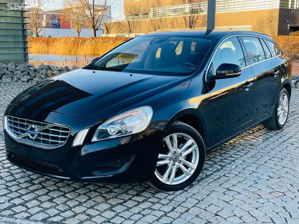 Volvo V60, 2.4D5 MANUÁL VÝHŘEV SERVISKA - fotka 2