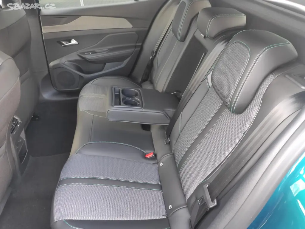 Peugeot 408, ALLURE Hybrid 145k 4 kamery - fotka 5