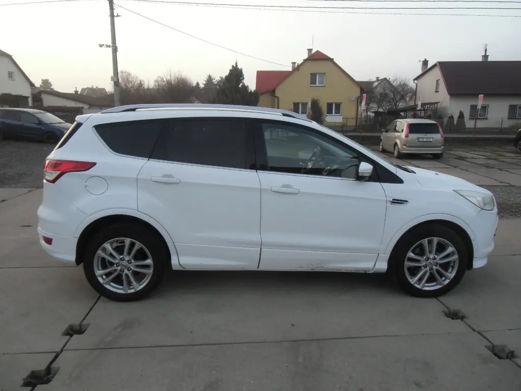 Ford Kuga 2.0 TDCi 132KW 4x4 TITANIUM - fotka 4