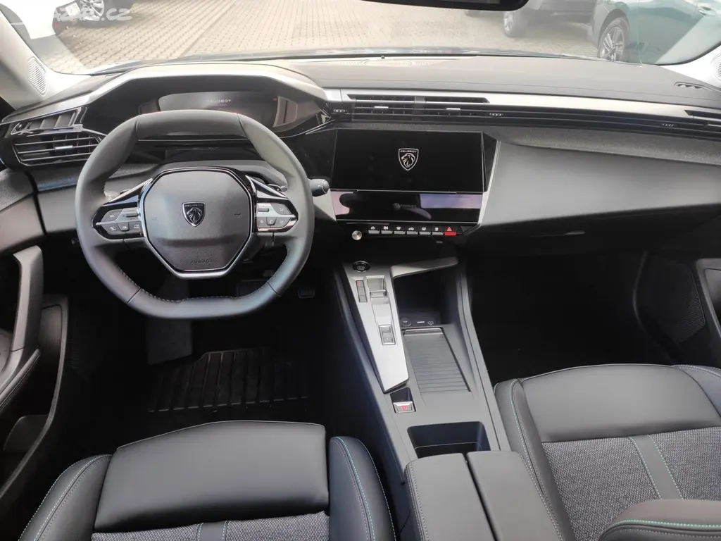 Peugeot 408, ALLURE Hybrid 145k 4 kamery - fotka 2