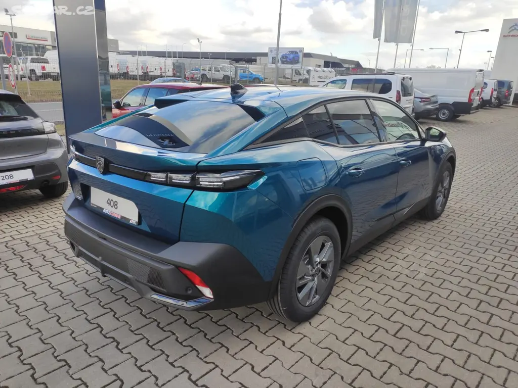 Peugeot 408, ALLURE Hybrid 145k 4 kamery - fotka 4