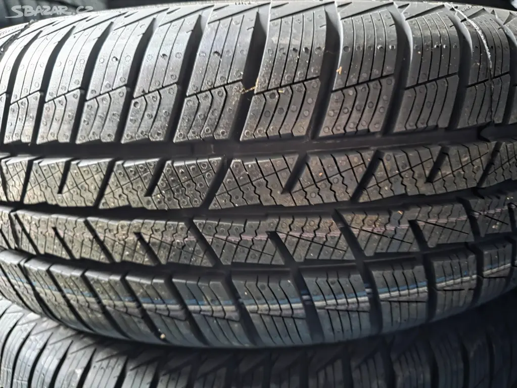 215/70 R16 100H Barum Polaris 5 Zimní Nové  2 Ks