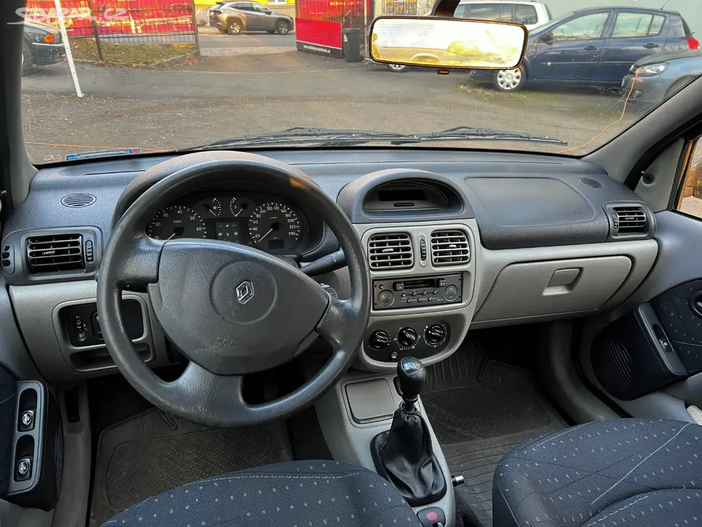 Renault Thalia, 1,4i 55 Kw Rok výroby: 4/2003 - fotka 6