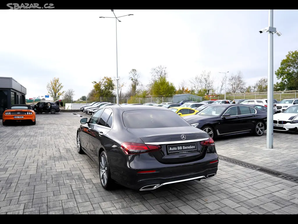 Mercedes-Benz Třídy E, E 200 4Matic AMG/LED/360/ČR - fotka 4