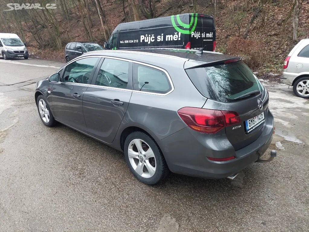 Opel Astra J 1.6 TURBO, 132kw, rok 2011. - fotka 3
