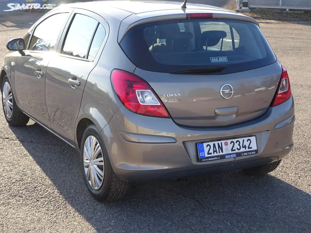 Opel Corsa 1.2i r.v.2011 (63 kw) Koupeno v ČR - fotka 3