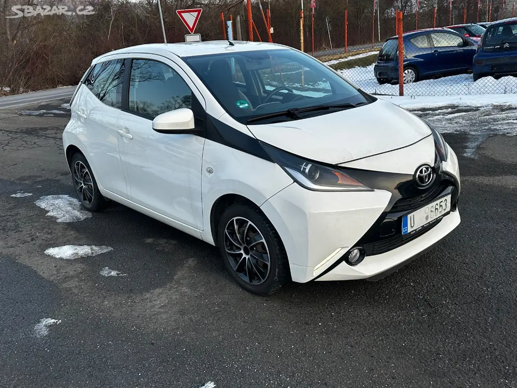 Toyota Aygo 1.0i 51kw, r.2014, 2.maj., klima - fotka 2