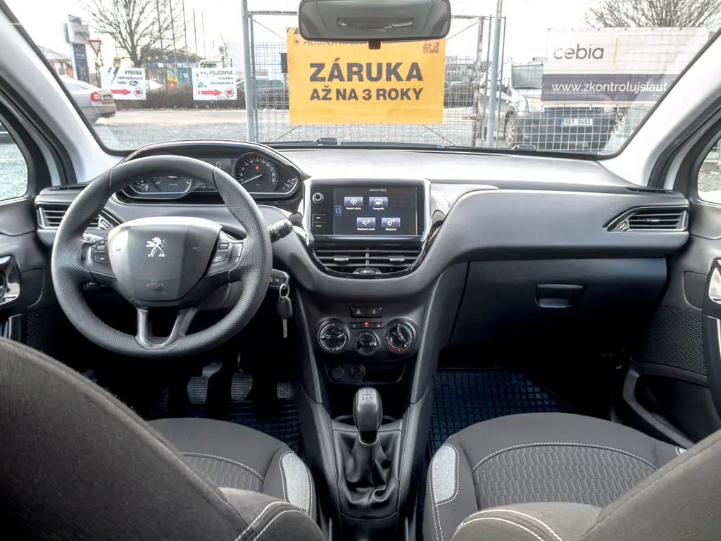 Peugeot 208 ČR 1.6HDI 55KW PO SERVISU - fotka 4