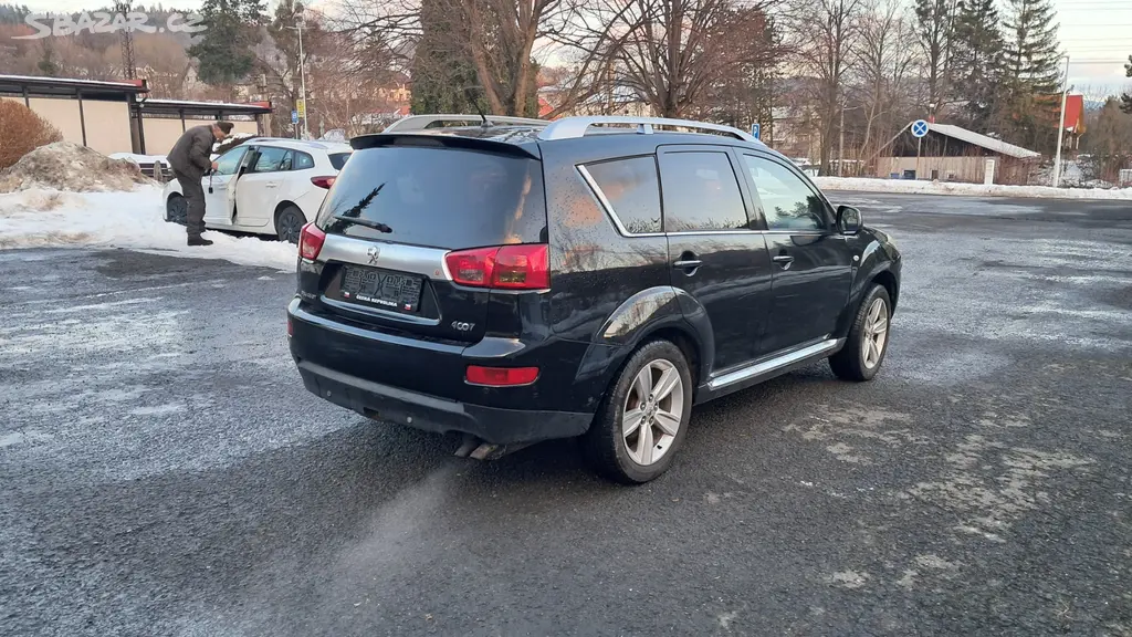 Peugeot 4007 4x4 7 míst - fotka 4