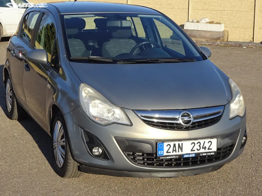 Opel Corsa 1.2i r.v.2011 (63 kw) Koupeno v ČR