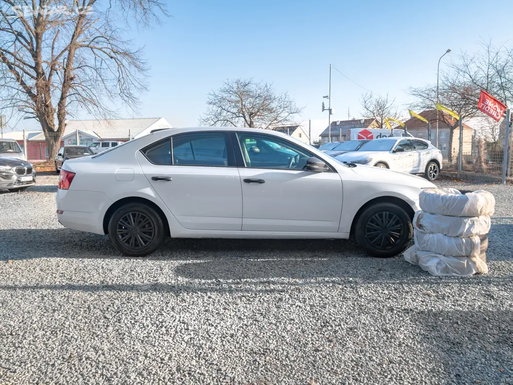 Škoda Octavia ČR 1.2TSI 2x PNEU - fotka 2