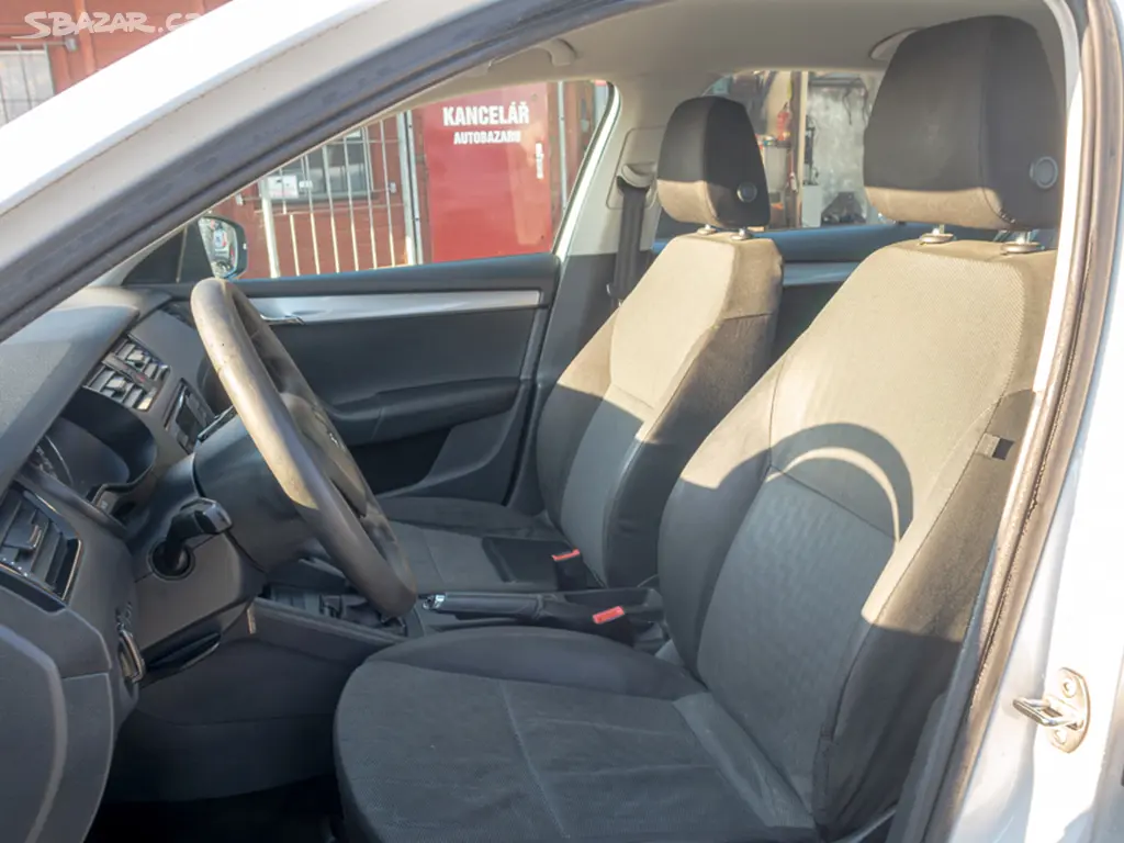 Škoda Octavia ČR 1.2TSI 2x PNEU - fotka 5