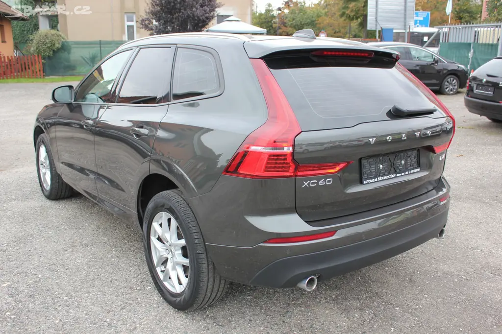 Volvo XC60, 2.0 D4 AWD, MOMENTUM - fotka 5