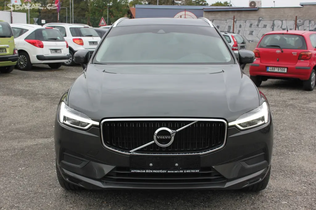 Volvo XC60, 2.0 D4 AWD, MOMENTUM - fotka 2
