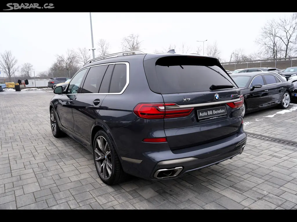 BMW X7, M50i xDrive/AT9/22"/ČR/530 PS - fotka 4
