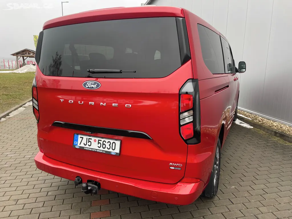 Ford Tourneo Custom, 2.0 EcoBlue 125 kW AWD L2 TIT - fotka 4