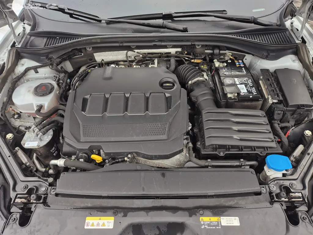 Škoda Superb, 2.0 TDi 110kw SPORTLINE ZÁRUKA - fotka 2