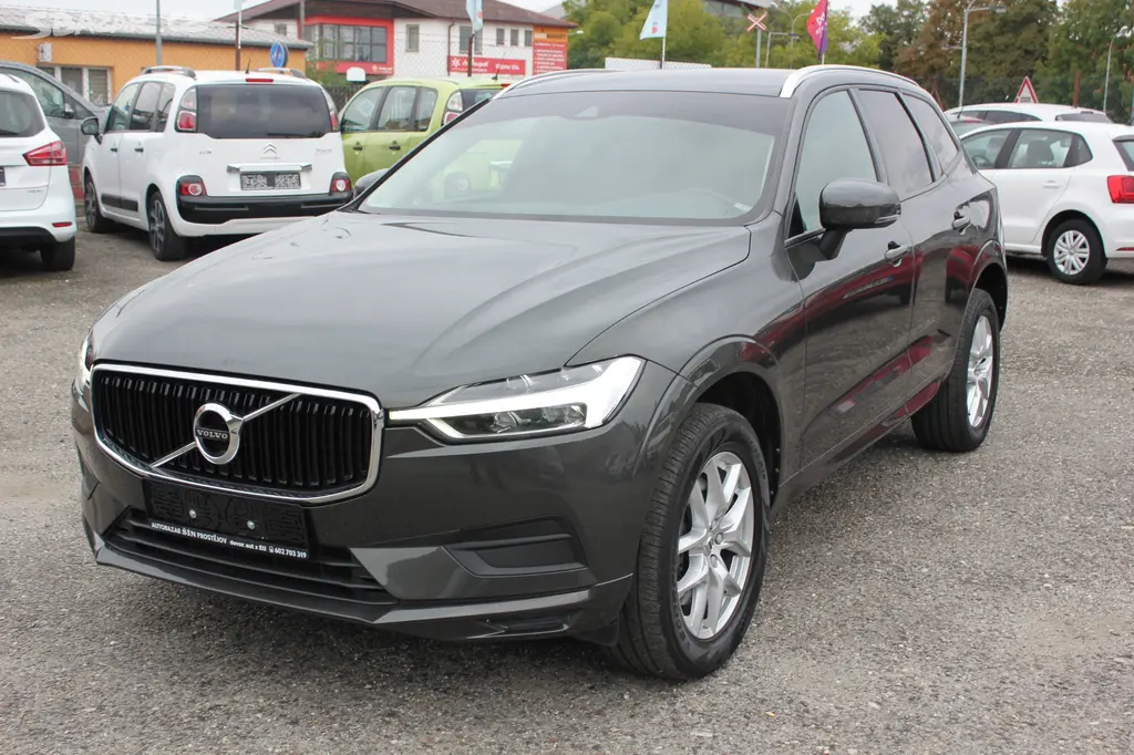 Volvo XC60, 2.0 D4 AWD, MOMENTUM - fotka 3