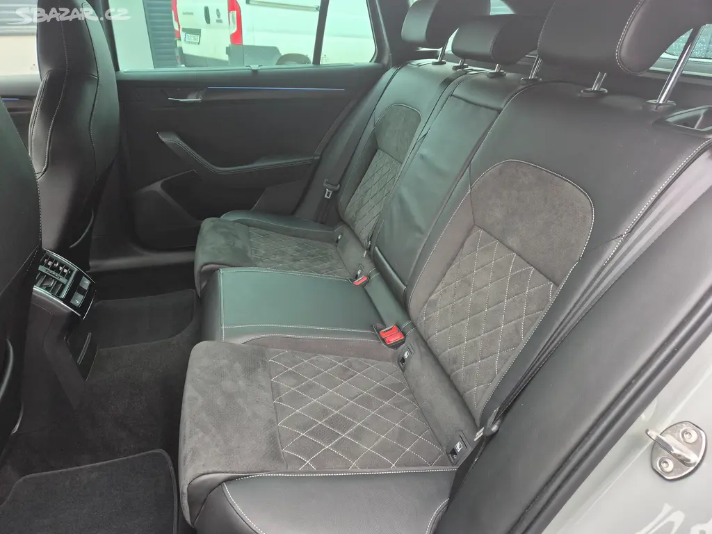 Škoda Superb, 2.0 TDi 110kw SPORTLINE ZÁRUKA - fotka 4