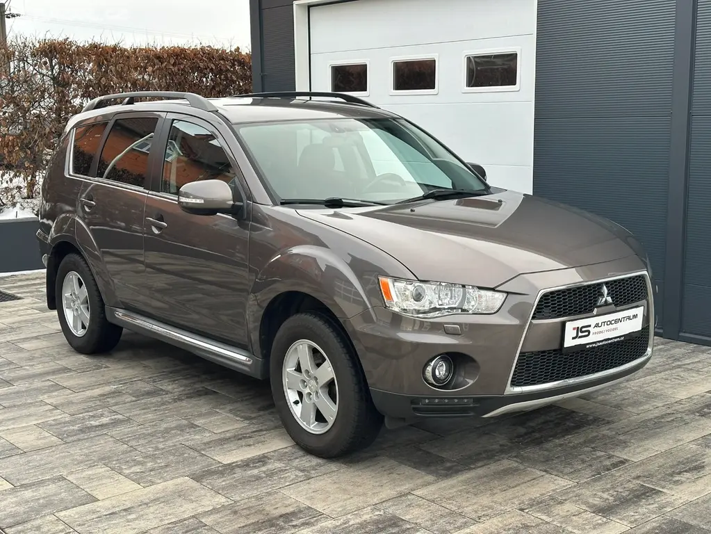 Mitsubishi Outlander 2.2DI-D 177PS X-Tra - fotka 2