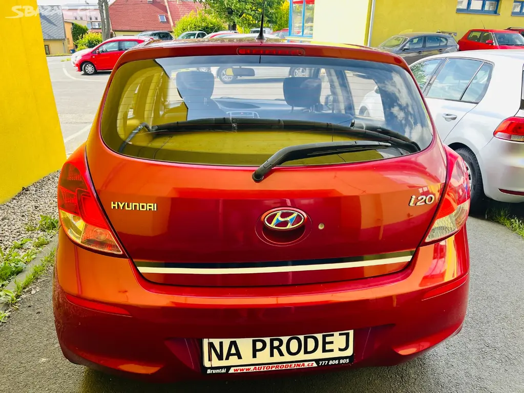 HYUNDAI i20 1.2 i BENZÍN 62 kW PUVOD ČR SERV KNIHA - fotka 5