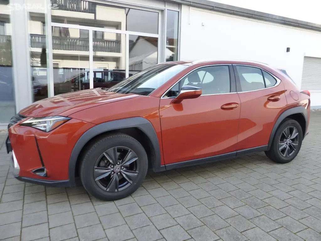 Lexus UX 200 Launch Edition 4x2 - 171 PS - fotka 4