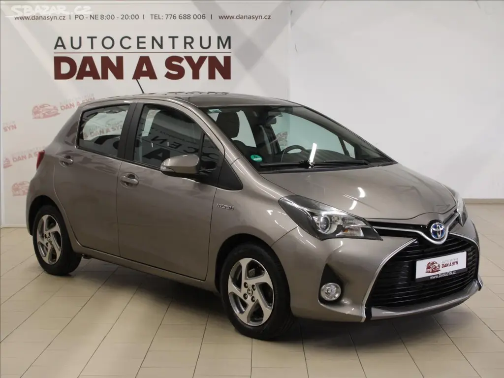 Toyota Yaris, 1,5 i Hybrid Comfort At. - fotka 3