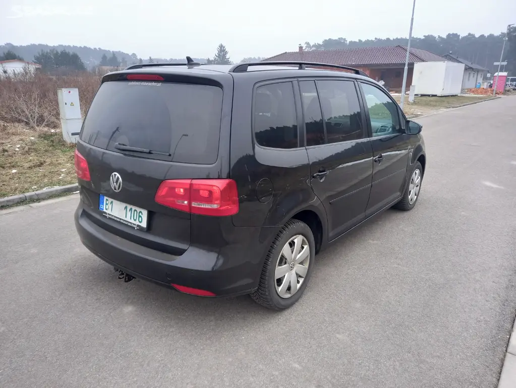 VW TOURAN 1,6TDI-2012-ACC-AHK-NAVI-COMFORTLINE - fotka 5